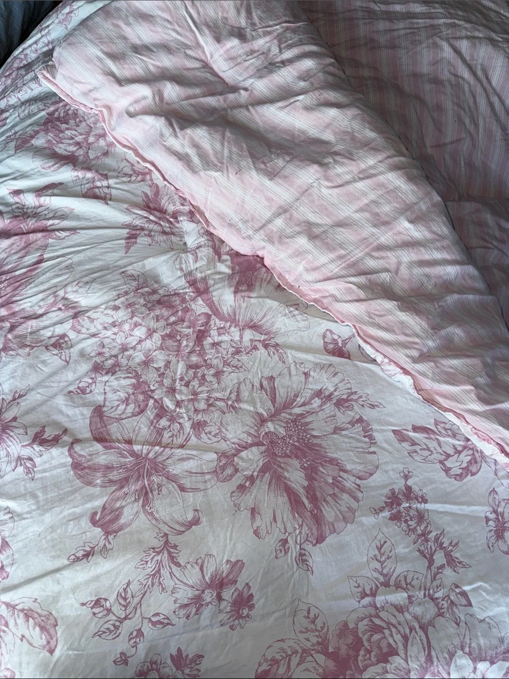 Soft Pink Floral Reversible Twin Comforter